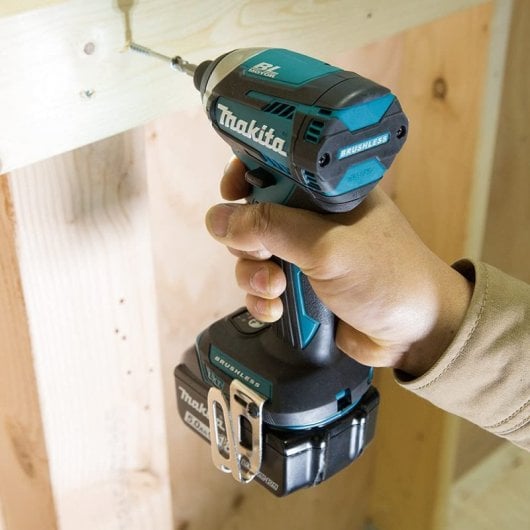 Makita DTD154Z Atornillador de Impacto 18V