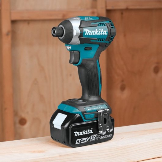 Makita DTD154Z Atornillador de Impacto 18V