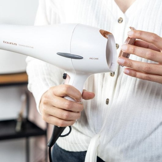 Professioneller Föhn Taurus Fashion 2200 Pure 2200W 3 Temperaturstufen 2 Geschwindigkeiten mit Zubehör Weiß/Rosegold/Grau