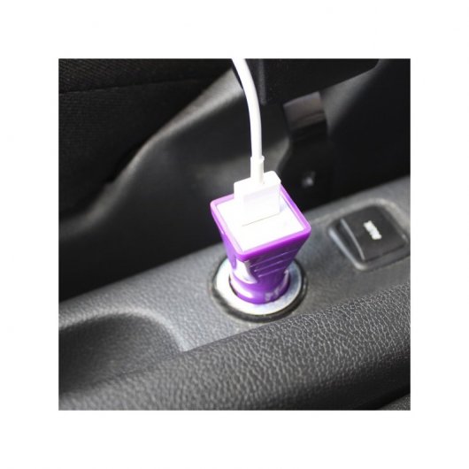 Caricabatteria da auto USB bianco circa