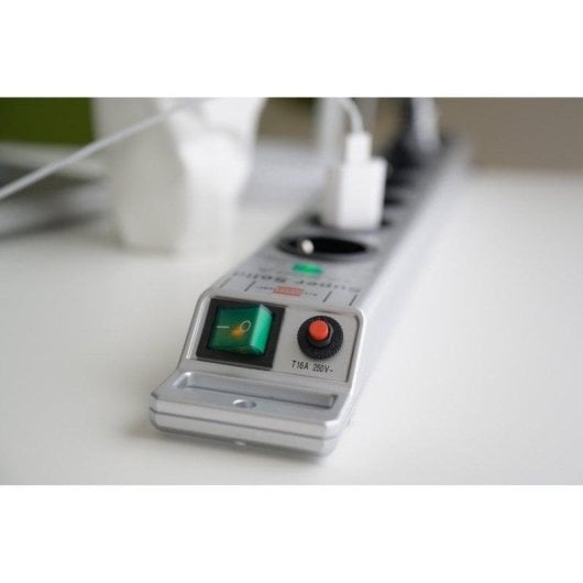 Steckdosenleiste Brennenstuhl Super-Solid 8 Steckplätze mit Überspannungsschutz Schalter Silber