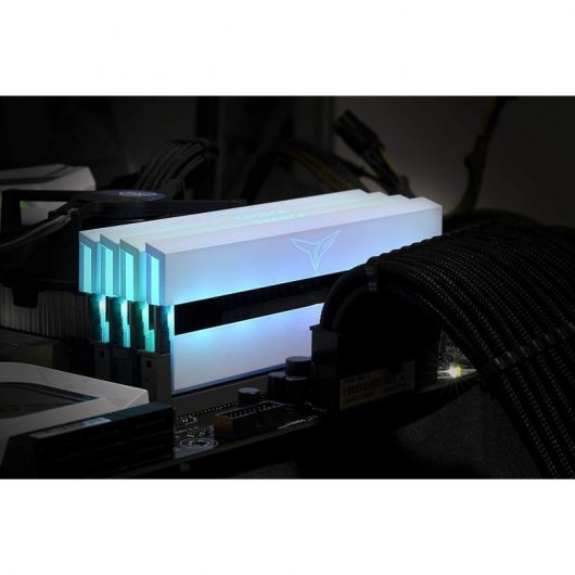 Team Group Xtreem ARGB DDR4 3200 MHz 16 Go 2 x 8 Go CL14 Blanc
