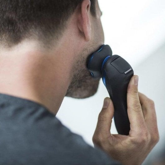 Rasoio Elettrico Viso Remington Hyperflex Aqua Pro XR1470 Senza Filo 90min Impermeabile 3 Testine Ricarica Rapida