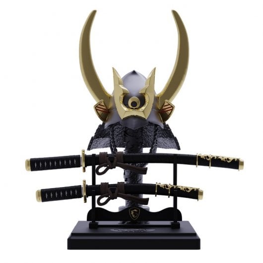 MSI Sword 15 A11UC-626ES Intel Core i7-11800H/16GB/1TB SSD/RTX 3050/15.6" + Helmet & Katana Set