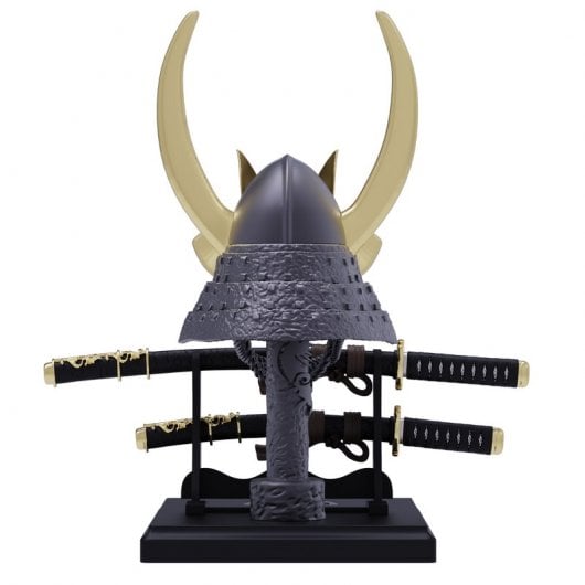 MSI Sword 15 A11UC-626ES Intel Core i7-11800H/16GB/1TB SSD/RTX 3050/15.6" + Helmet & Katana Set