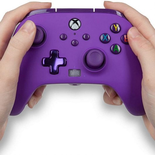 Alimenta un controller cablato viola per Xbox Series X/S