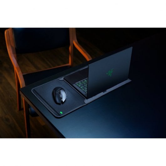 Custodia protettiva Razer V2 per laptop Razer Blade da 15,6".