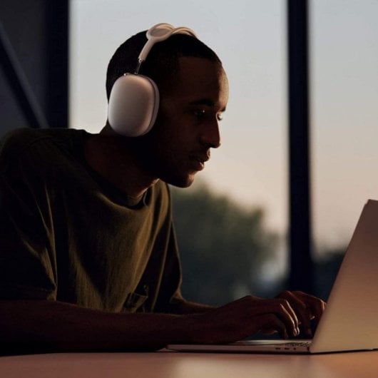 Casque Apple AirPods Max sans fil Bluetooth avec Réduction Active du Bruit, micro intégré, bleu