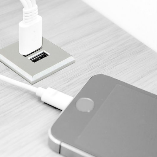 Emuca Enchufe Empotrable Cuadrado 2 Puertos USB 2.0 Negro
