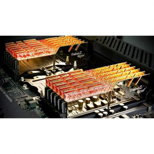 G.Skill Trident Z Royal DDR4 3600MHz 32GB 4x8GB CL16 Douradas