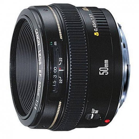 Canon EF 50mm f/1.4 USM lens in mint condition – only a few months old, barely used