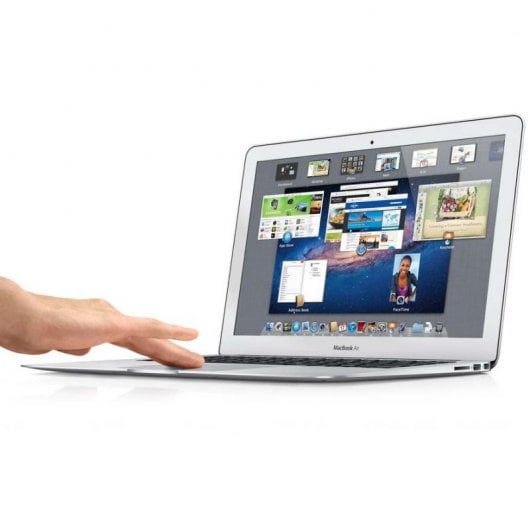 Apple MacBook Air i5/4GB/256GB/13.3" Plata