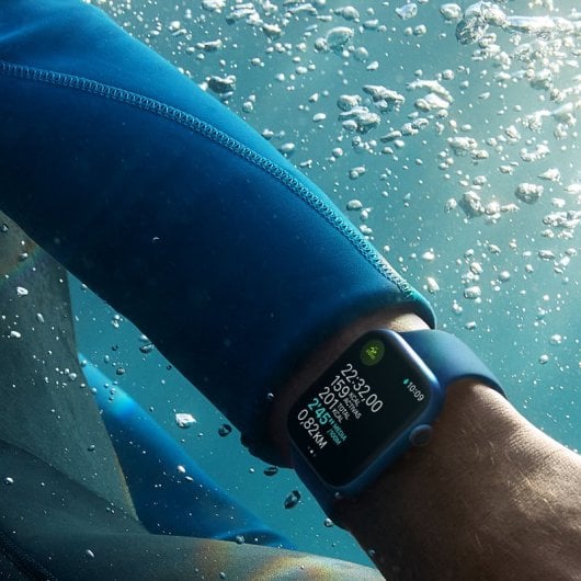 Apple Watch Series 7 GPS + Cellular 45mm Caixa Aço Inoxidável Prateado com Bracelete Malha Prateada