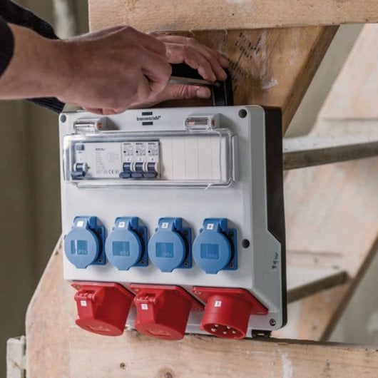 Brennenstuhl 1154890010 Stromverteilereinheit (PDU) Weiß