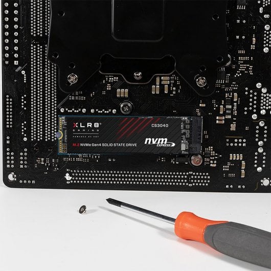 PNY XLR8 CS3040 SSD 4 TB M.2 NVMe PCIe Gen4x4