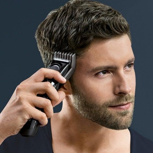 Máquina de Cortar Cabelo Braun HC5050 Sem Fio 17 Comprimentos 50min 2 Pentes Lavável