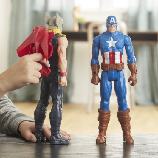 Hasbro Original Avengers Titan Hero Series Thor Figura
