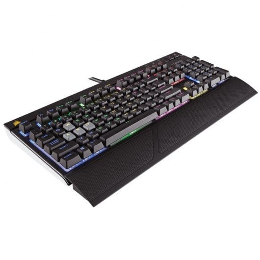 Corsair Strafe RGB Teclado Mecánico Gaming Cherry MX Brown