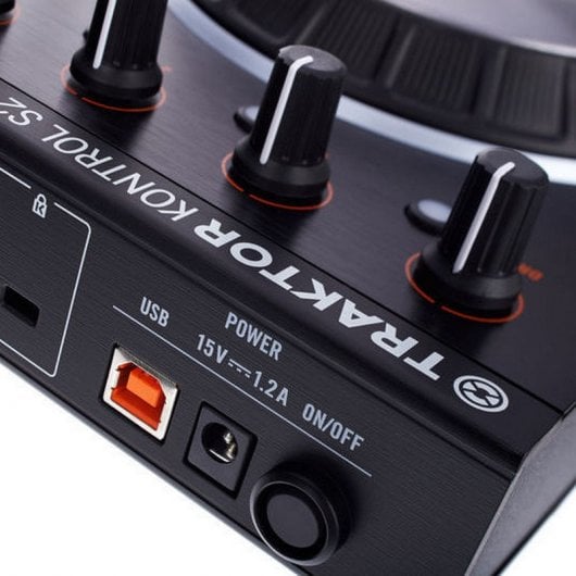 Native Instruments Traktor Kontrol S2 MKII Controladora DJ 2 Canales